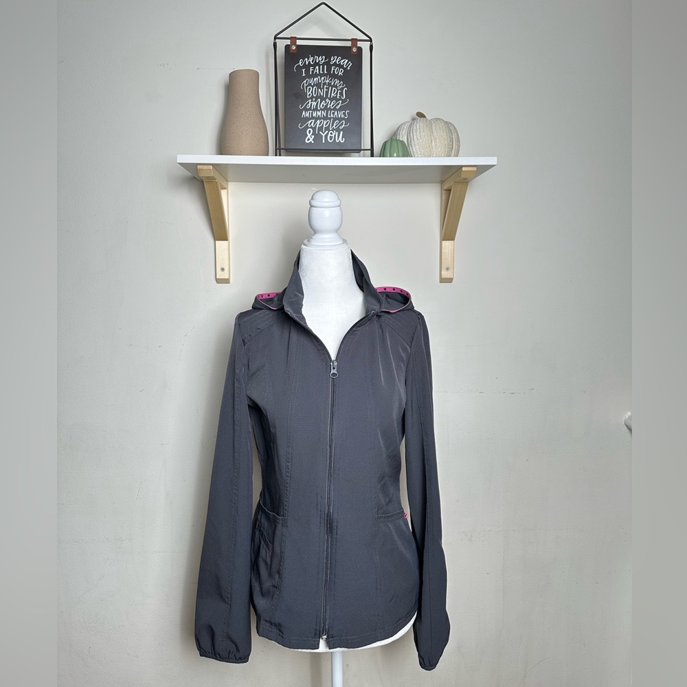 ✨Heart & Soul Gray Athletic Nurses Jacket Sz XS EUC